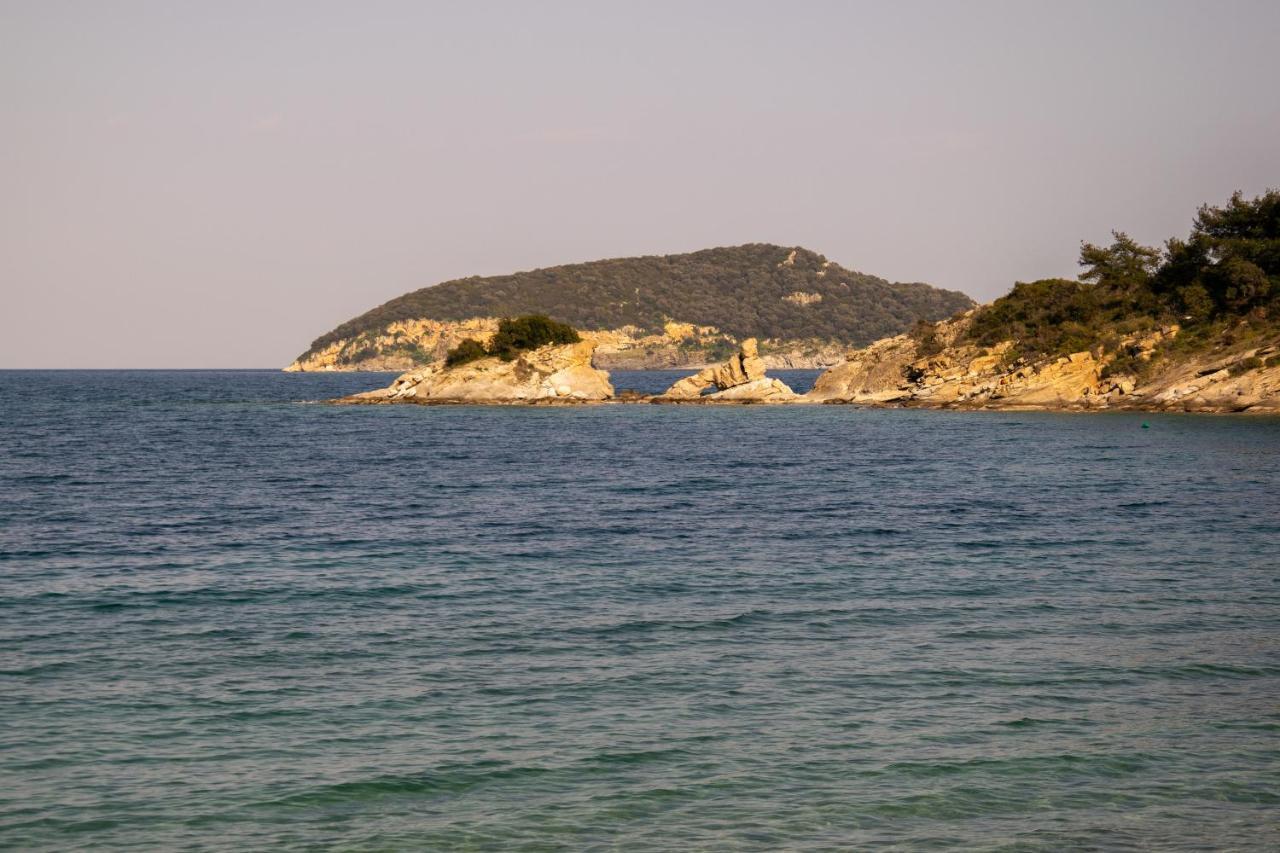 Villa Just On The Sea 1 Nea Iraklitsa Exterior foto