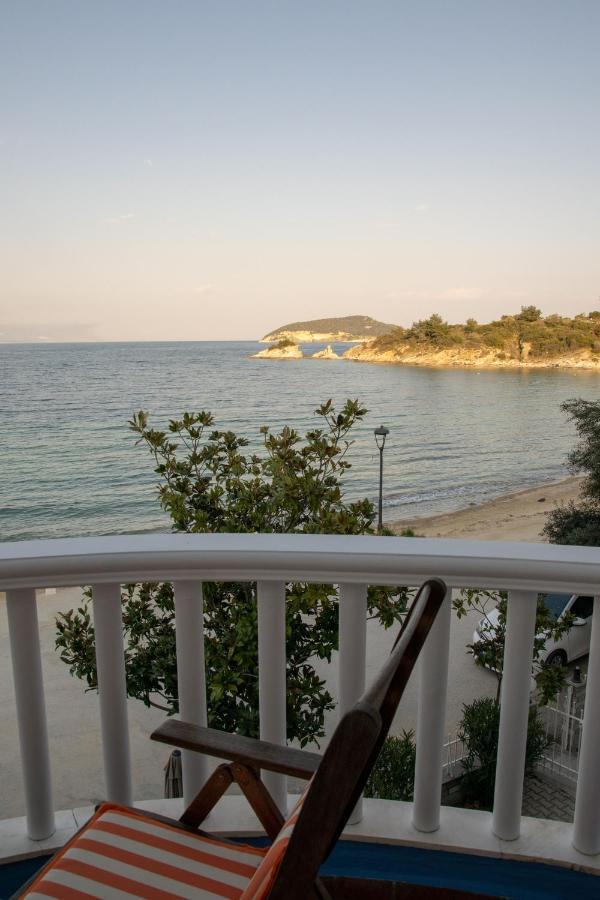Villa Just On The Sea 1 Nea Iraklitsa Exterior foto